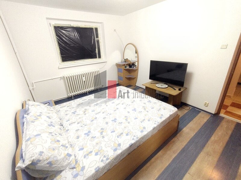 Uioara, Huedin, vanzare apartament 3 camere.